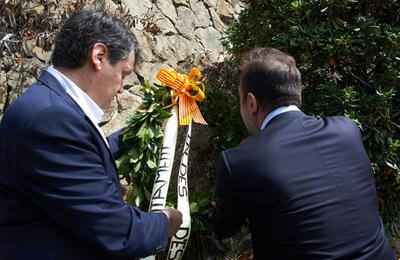 Tricentenari-CombatCaldesEstrac-ofrena-floral-MiquelCal�ada-JoaquimArno