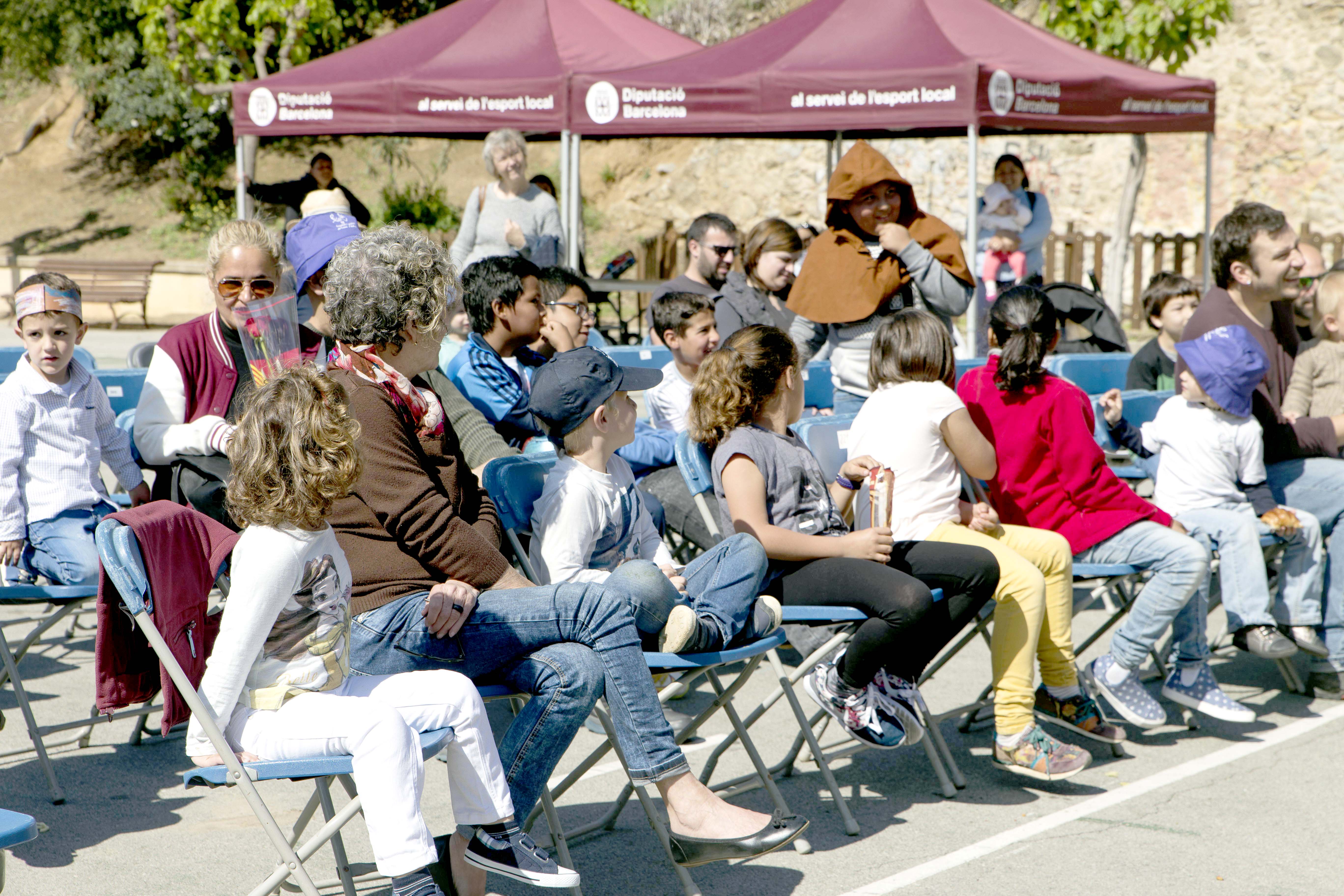 Sant Jordi 2016: literatura i roses amb les entitats m�s emblem�tiques de la vila - Foto 49763507