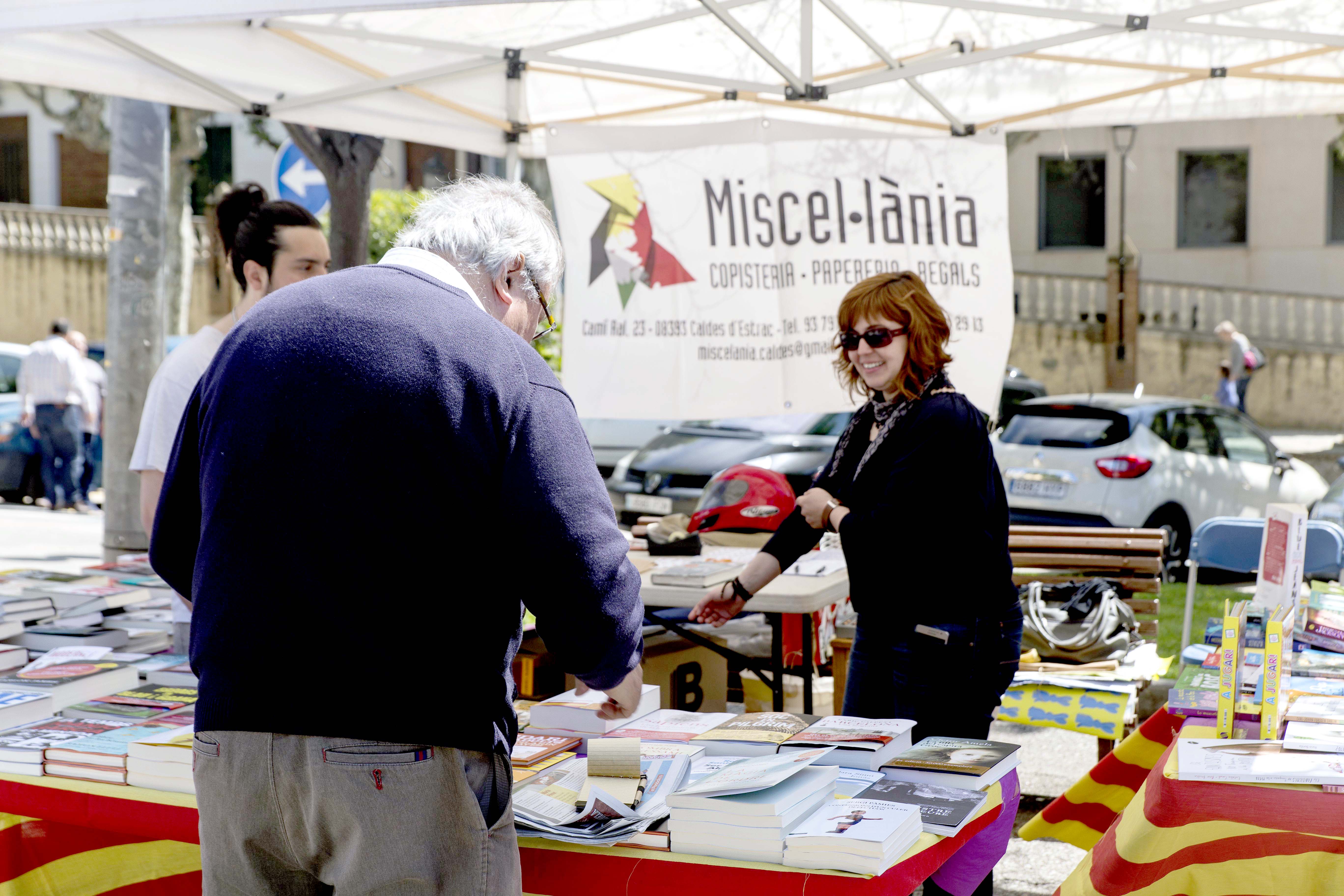 Sant Jordi 2016: literatura i roses amb les entitats m�s emblem�tiques de la vila - Foto 65104072