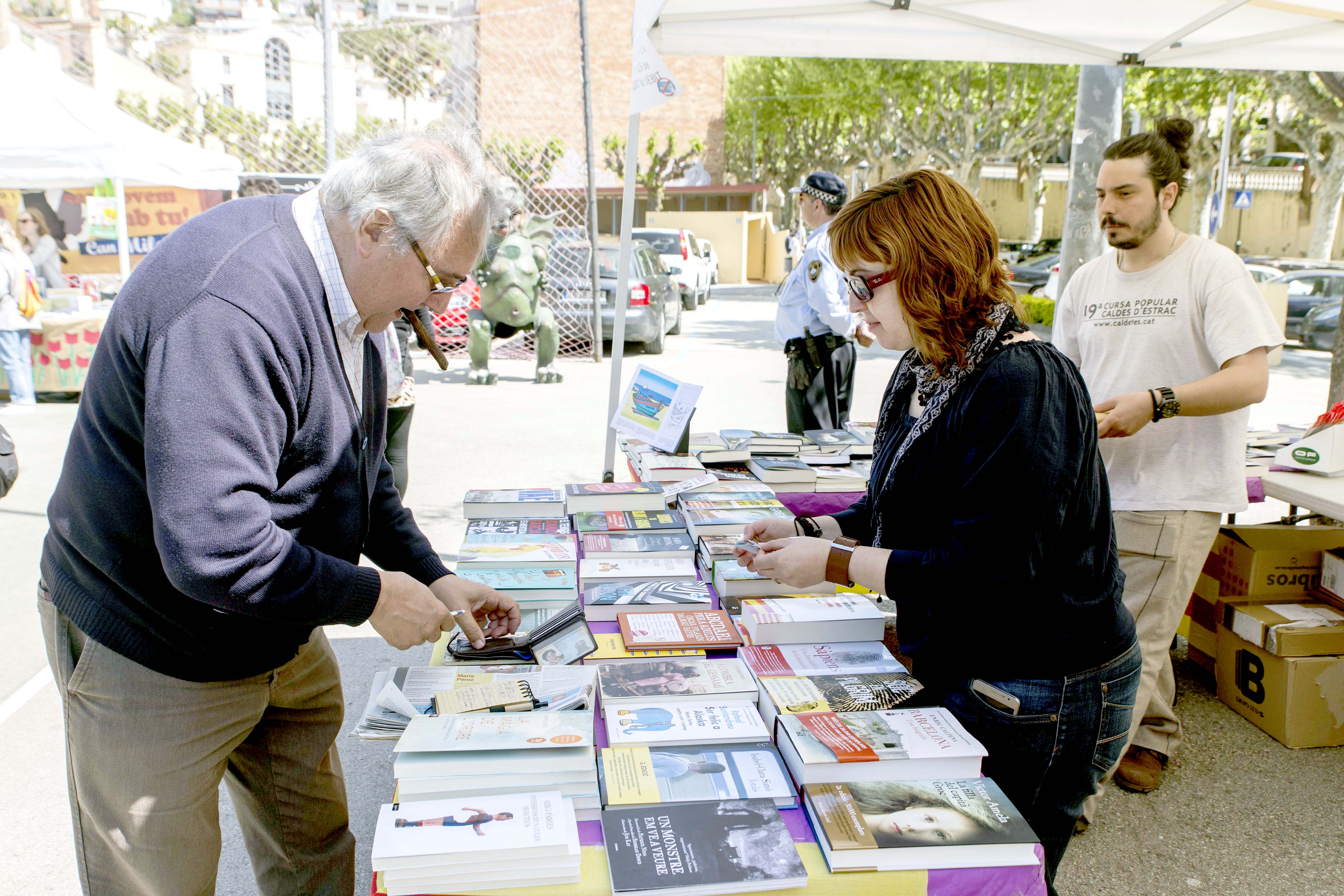 Sant Jordi 2016: literatura i roses amb les entitats m�s emblem�tiques de la vila - Foto 49306434