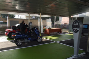 aparcament fotovoltaic instal&middot;laci&oacute;2