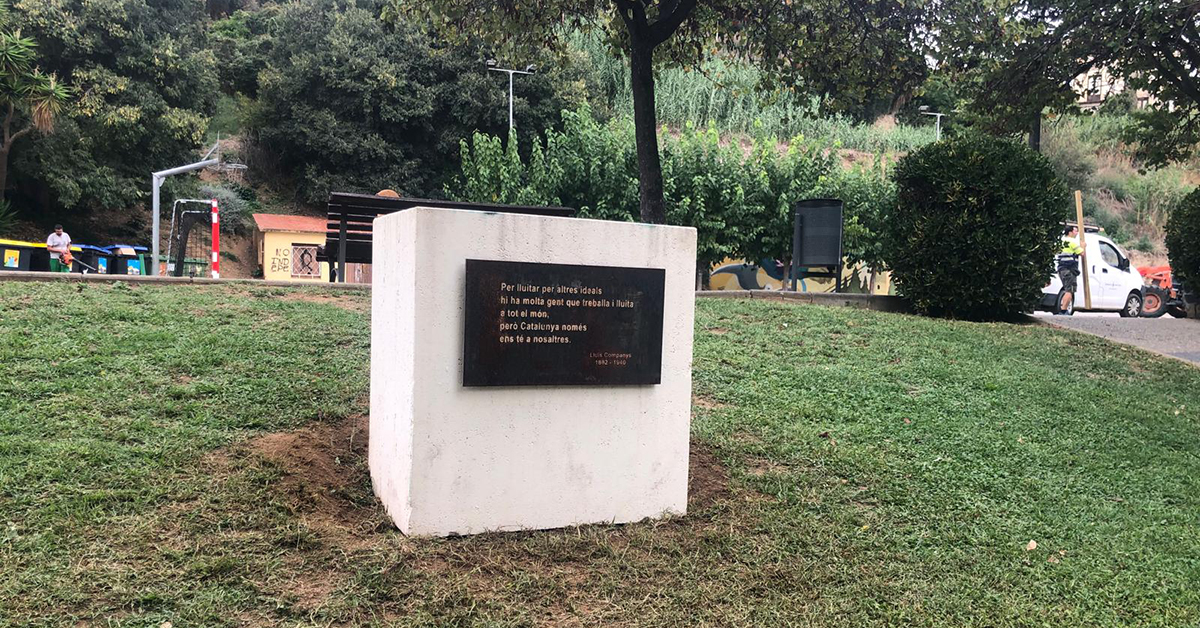 Monlit Lluis Companys a l'Espanada de Can Muntany