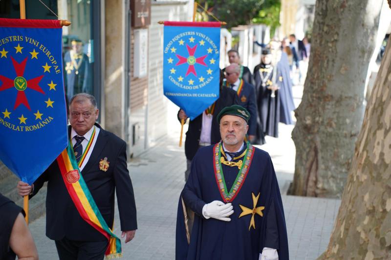process&oacute; cavallers del vi a Caldes d'Estrac