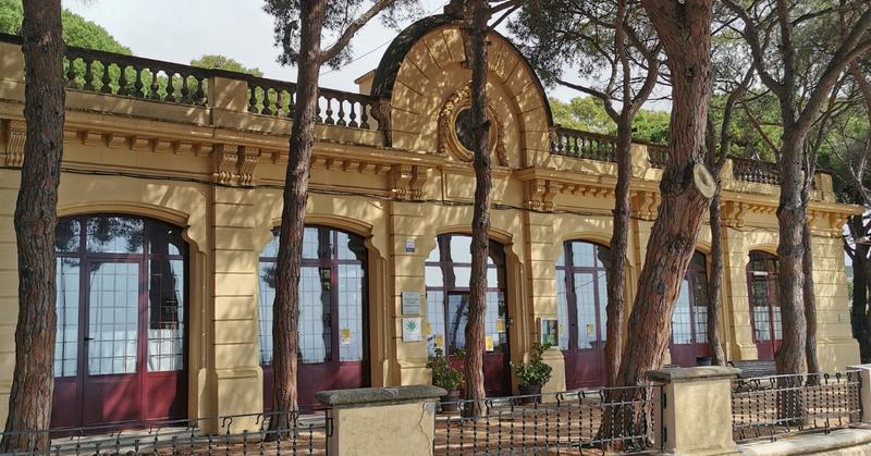 La fa&ccedil;ana de l'Escola Bressol Sagrada Fam&iacute;lia