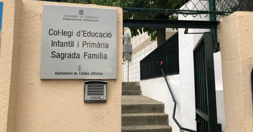 entrada escola sagrada fam&iacute;lia