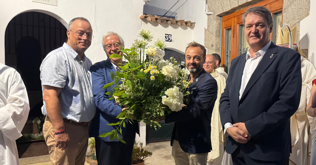 Ofrena Floral a la Mare de D�u del Remei dels representants de l'Ajuntament